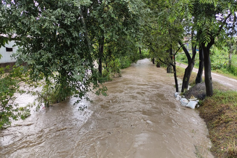 भक्तपुरको हनुमन्ते खोलामा बाढी